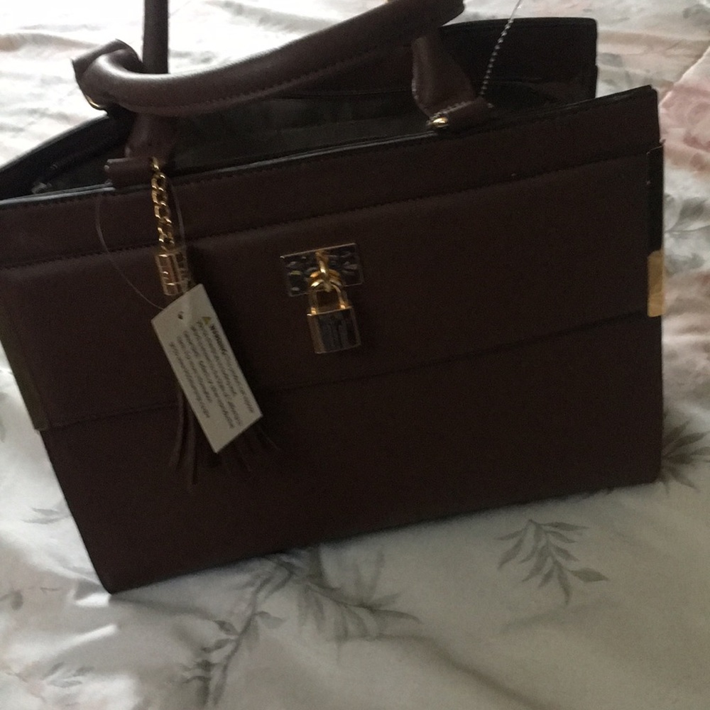 A purse never used
